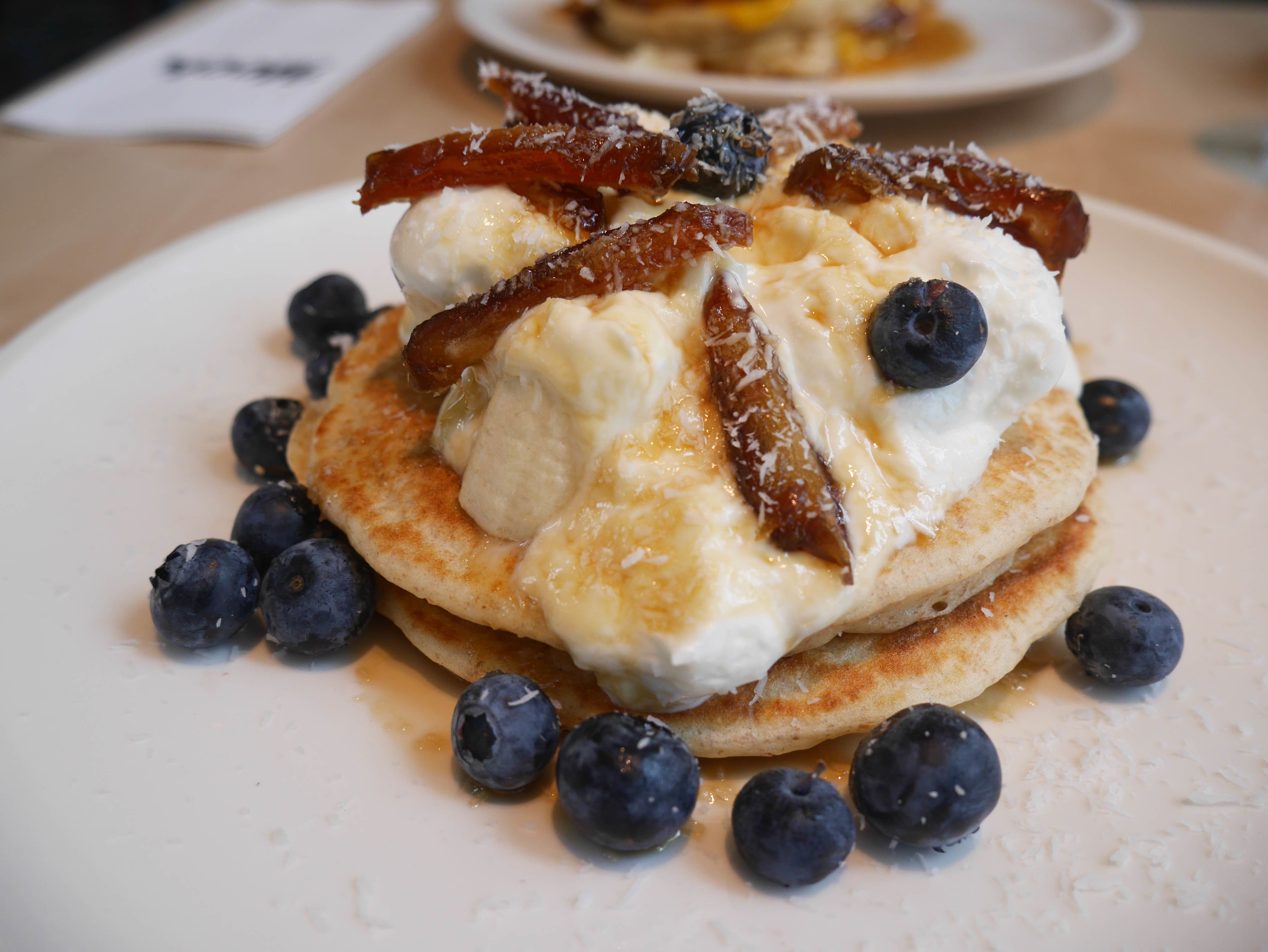 MOOK pancakes amsterdam - greek yoghurt pancakes