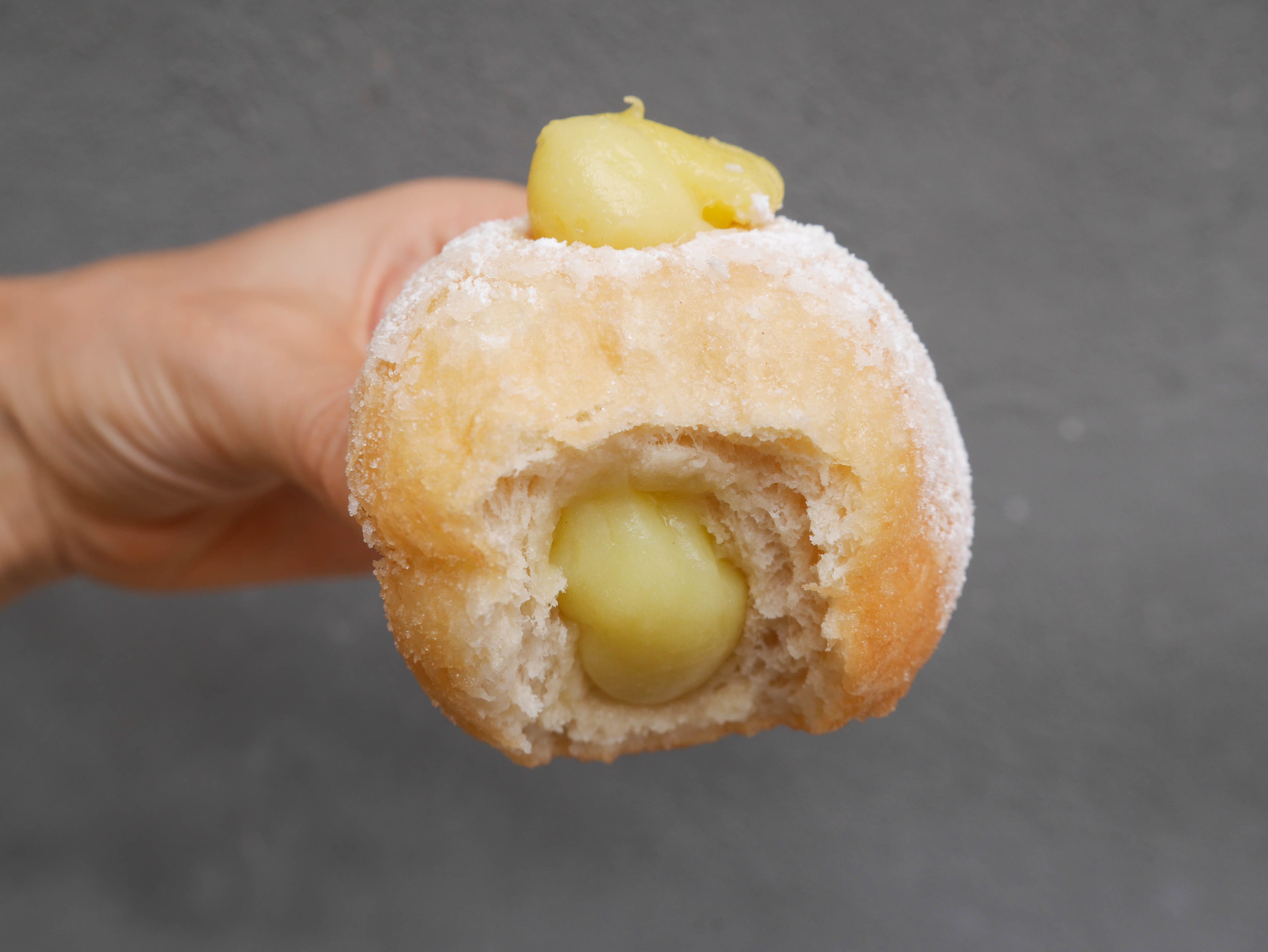 Collina Positano Bakery - lemon bombollini