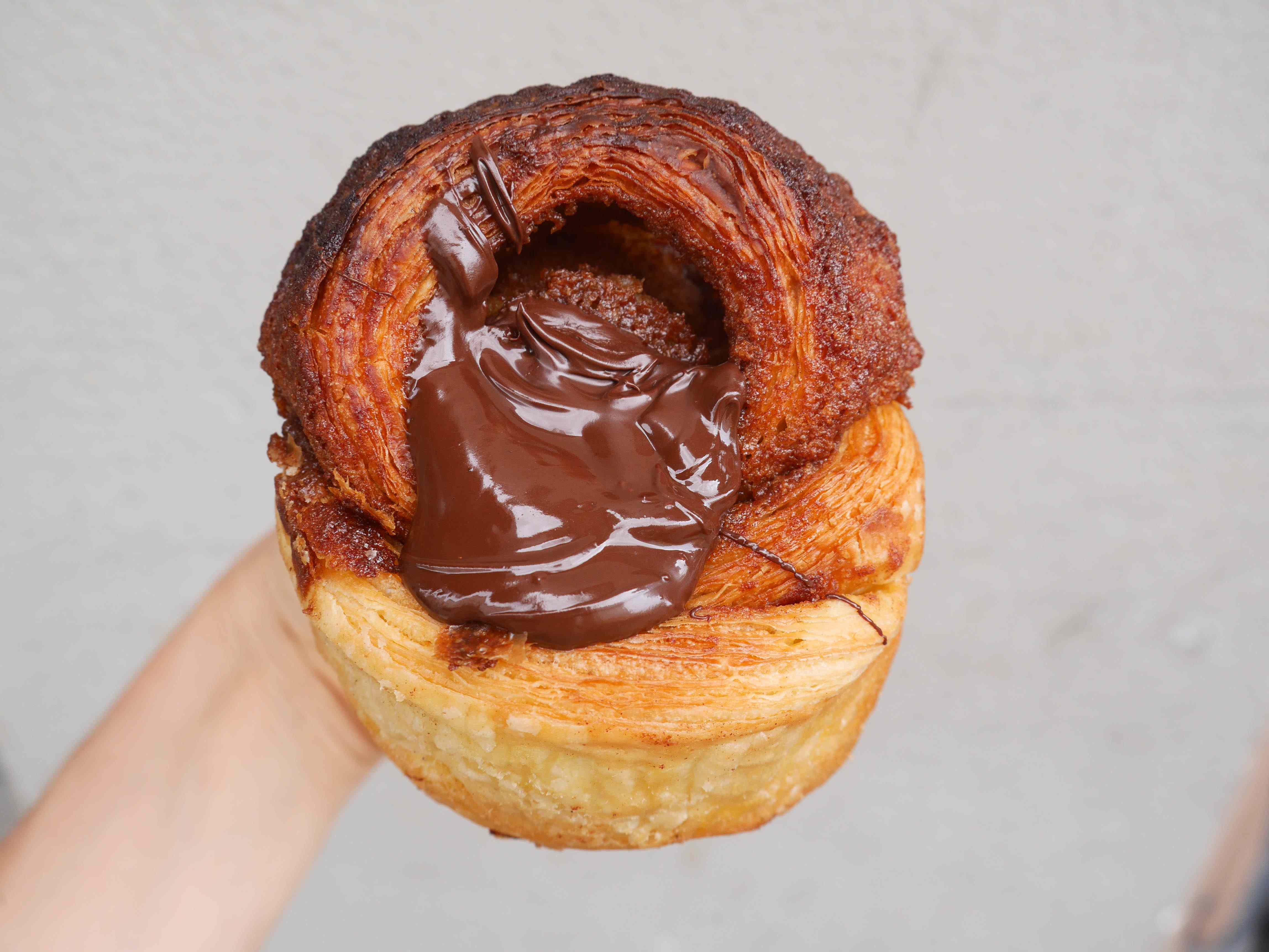 Meyers Bageri - cinnamon bun with chocolate