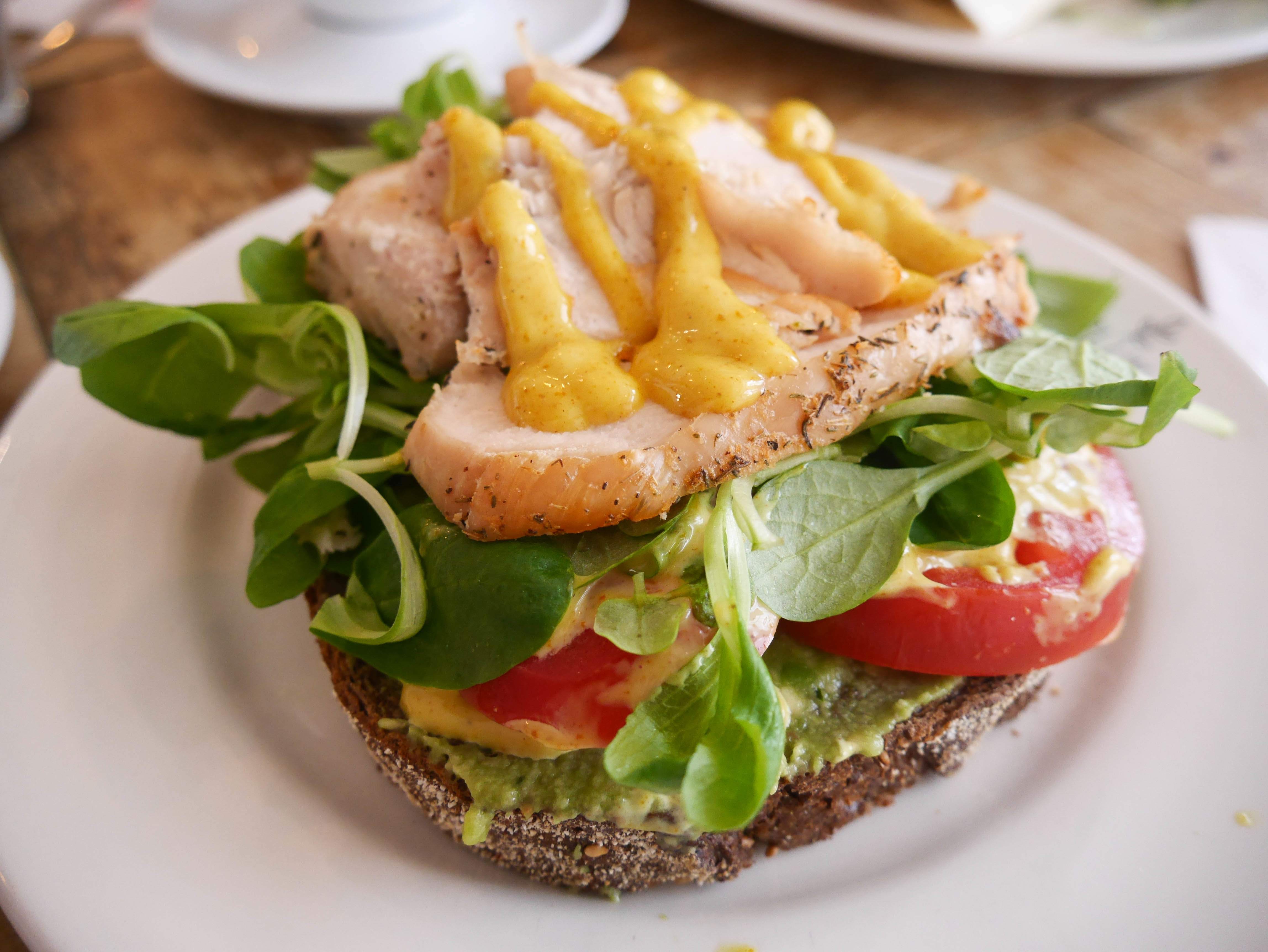 Pluk Amsterdam - chicken and avocado on toast