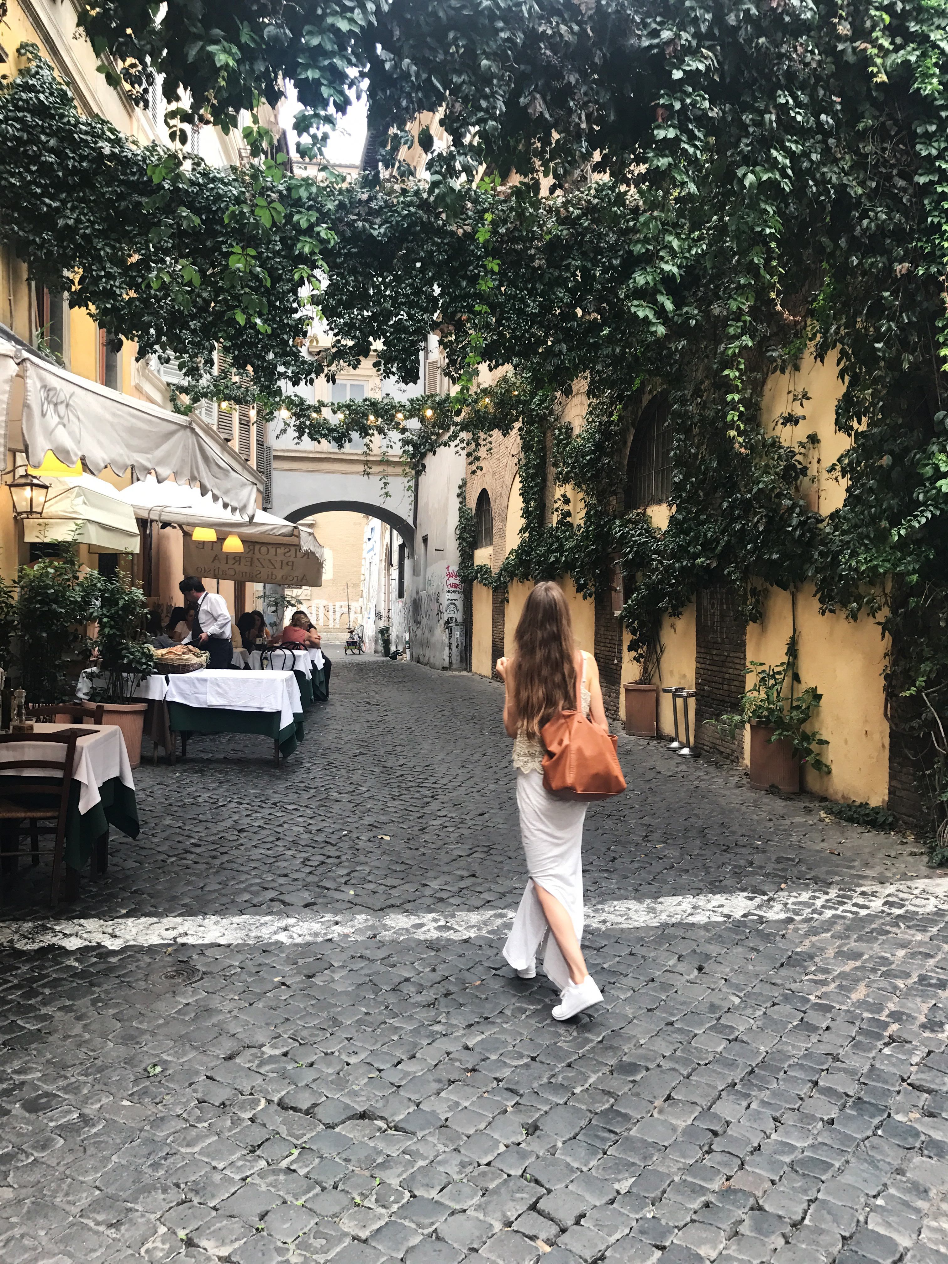 the most instagrammable places in rome - Via dell'Arco di S. Calisto
