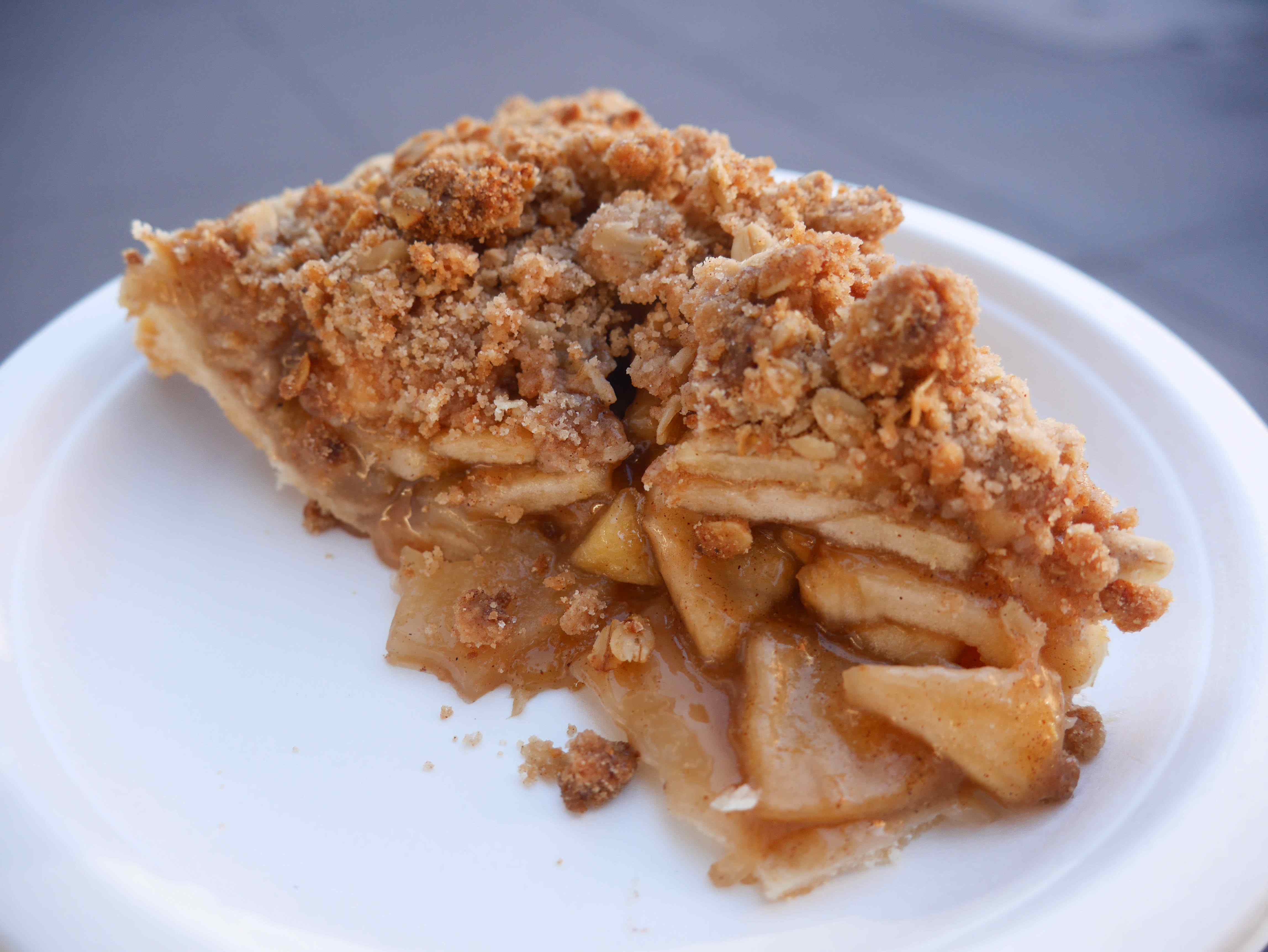 two little red hens - apple pie crumble