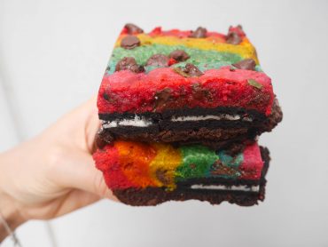 2018 new nyc desserts - rainbow brownie baked in color