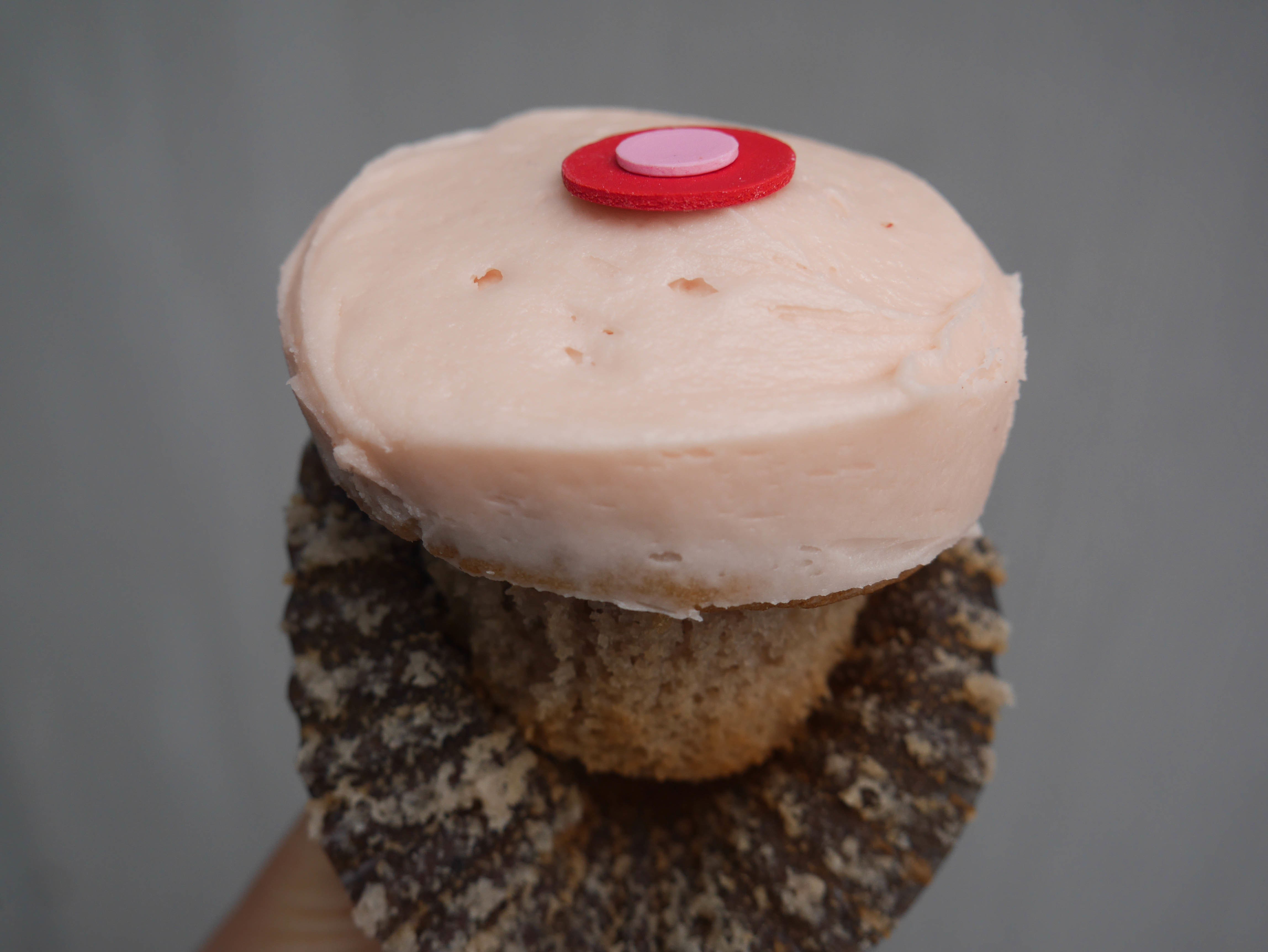 pink desserts NYC - Sprinkles - strawberry cupcake