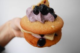 Cutter & Squidge London-blueberry cheesecake biskie