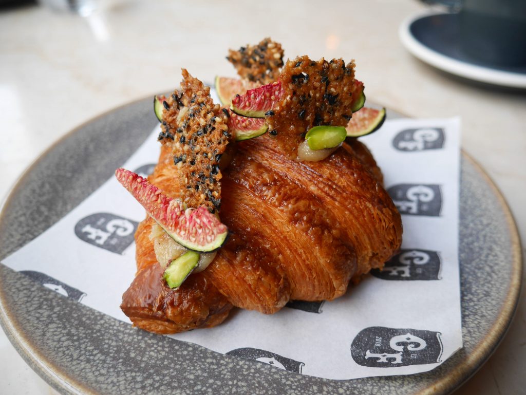 caravan restaurant london - fig croissant