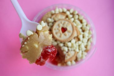 Jammie Dodger cookie dough online - the cookie cup girls
