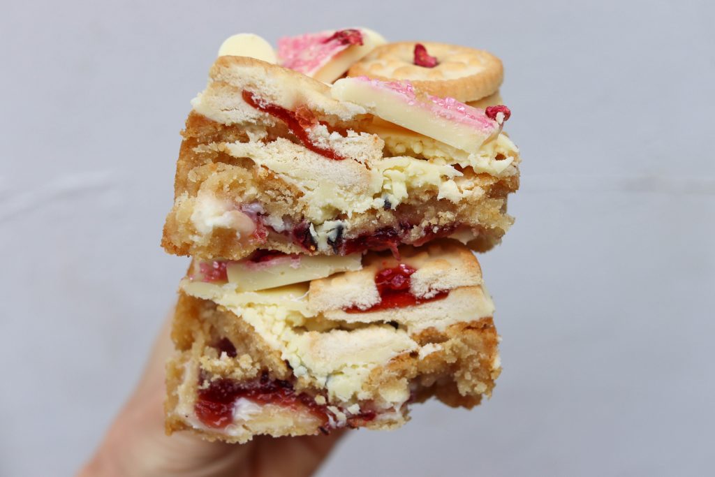 jammie dodger cookie bar-the cookie jar