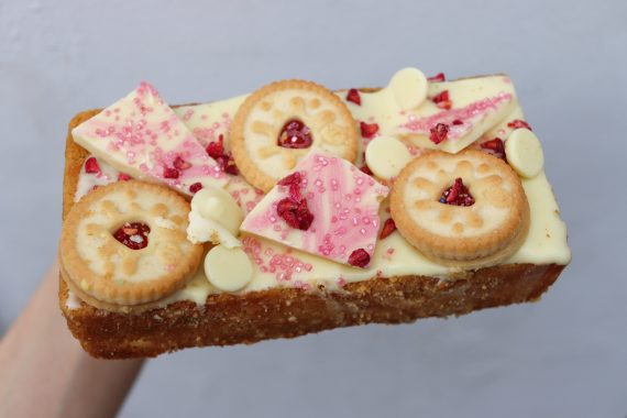 jammie dodger cookie bar - the cookie jar