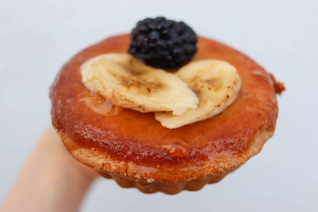banana tart - hart & lova - banana desserts london
