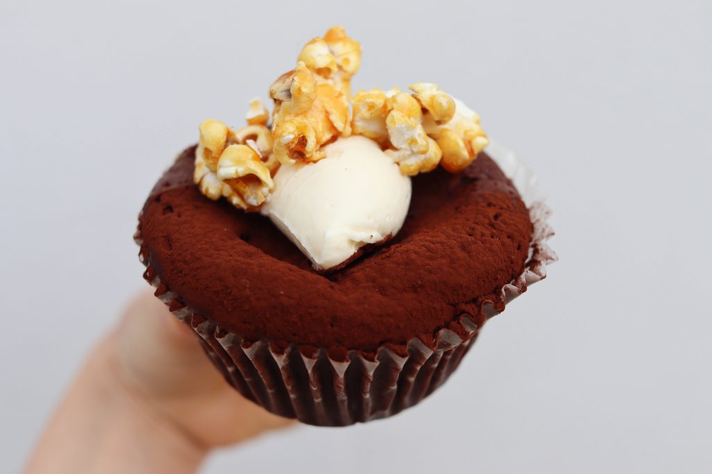 chocolate cake with banana jam - ottolenghi - banana desserts london